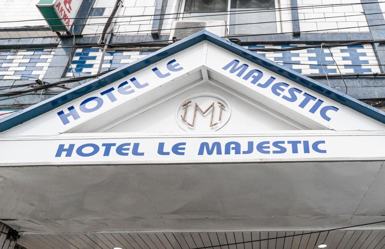 Hotel Le Majestic 두알라 외부 사진