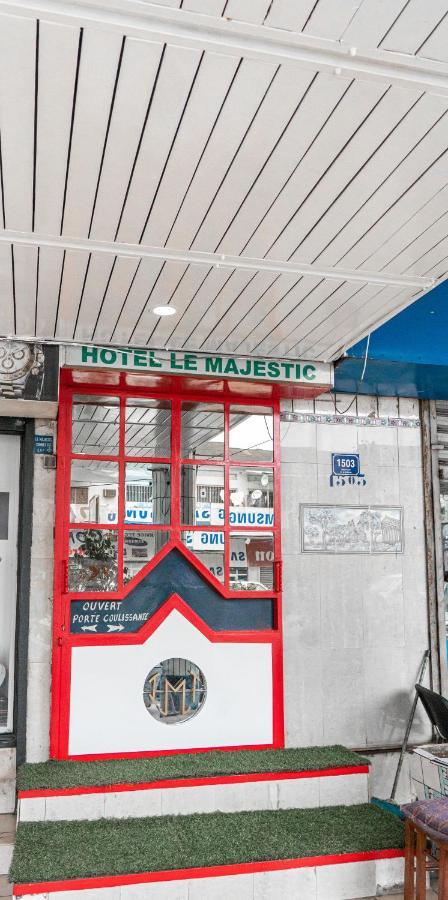 Hotel Le Majestic 두알라 외부 사진