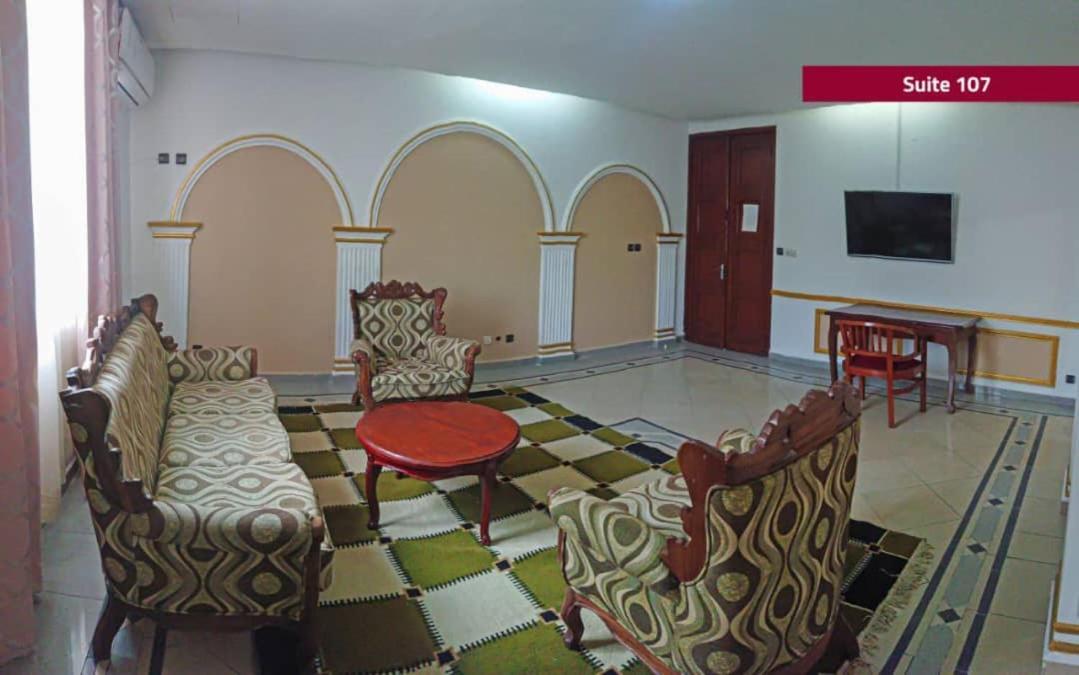 Hotel Le Majestic 두알라 외부 사진